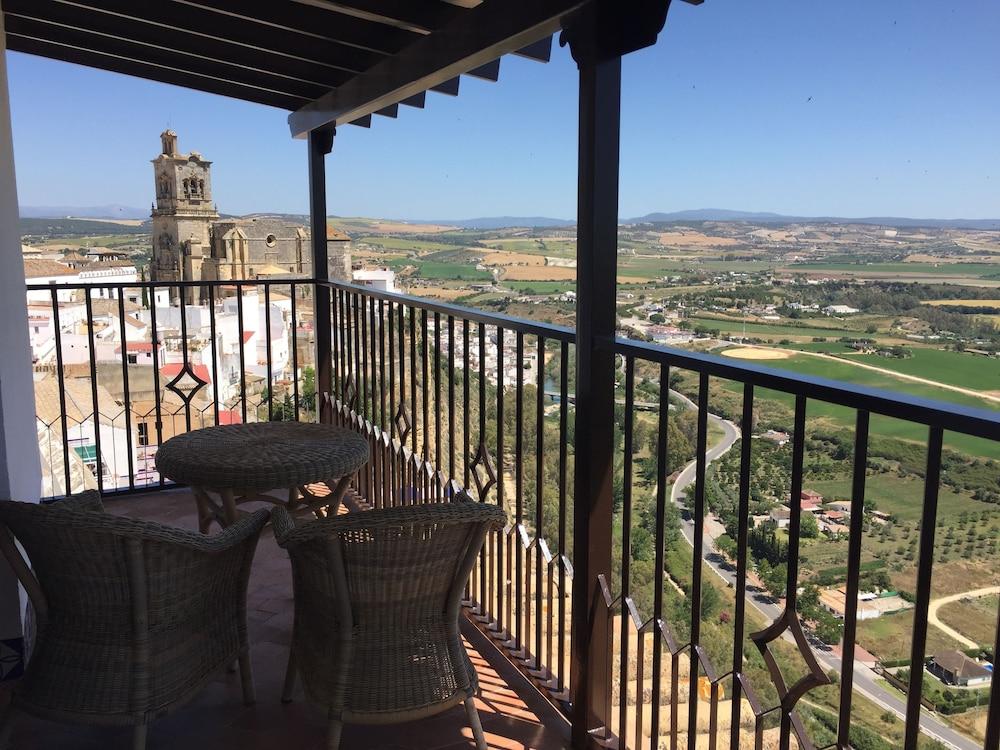 Parador De Arcos De La Frontera Exterior photo