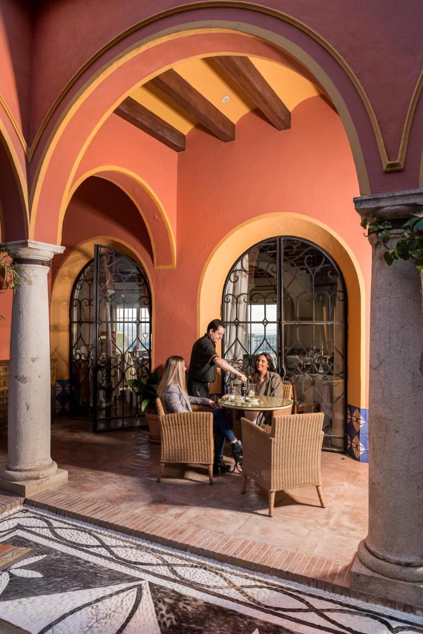 Parador De Arcos De La Frontera Exterior photo